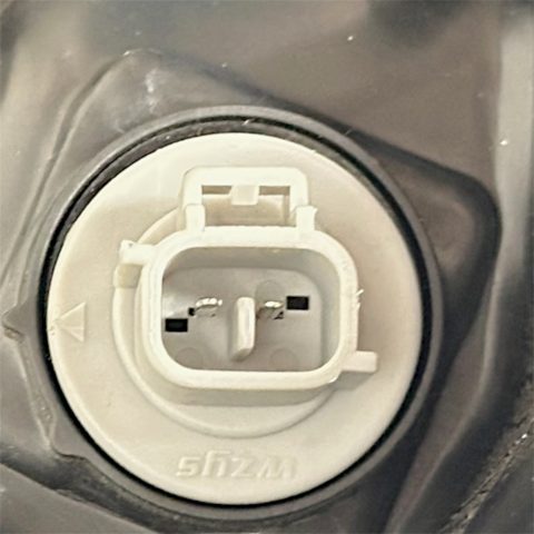 Toyota Hilux 21-24 Sol Far (Merceksiz/Motorlu; MERCEKSİZ/MANUEL; GÜNDÜZ LED KISMI TEK DEVRE AMPÜL TİPİ)