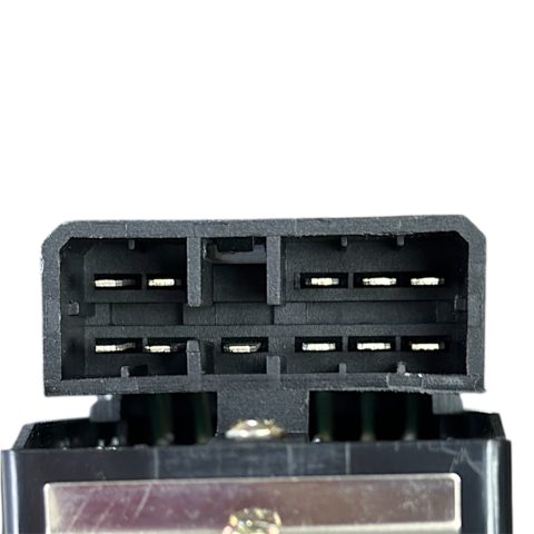 Mazda 323 90-96 Ön Sol Cam Açma Düğmesi