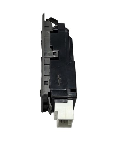 Mazda 626 88-92 Ön Sol Cam Açma Düğmesi