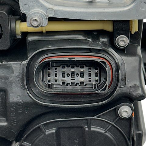 Audi A3 16-19 Sol Far (Matrix, Beyin Üstü)